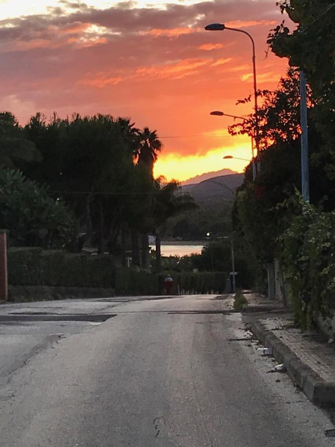 Villa Casa Sugli Scogli Fontane Bianche Exterior foto